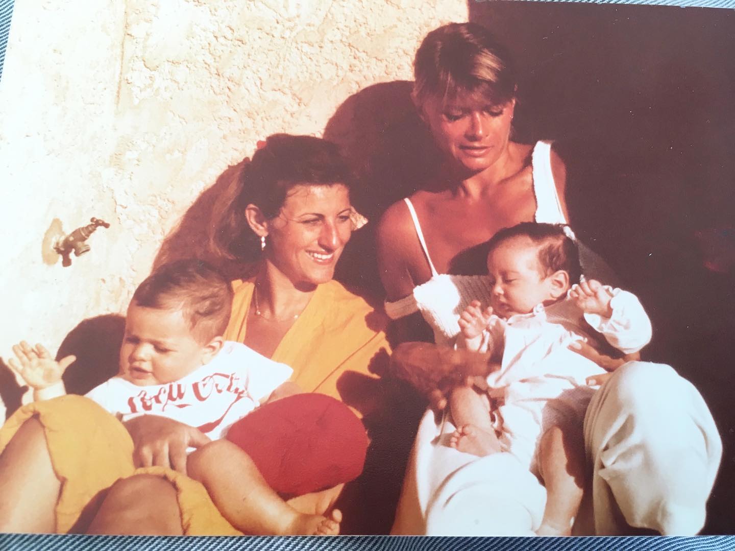 M U M.
.
.
#bonnefete #mamamancherie #bonnefete #atouteslesmamans @mahautangel @francescavidallucci @oliviaarnaud