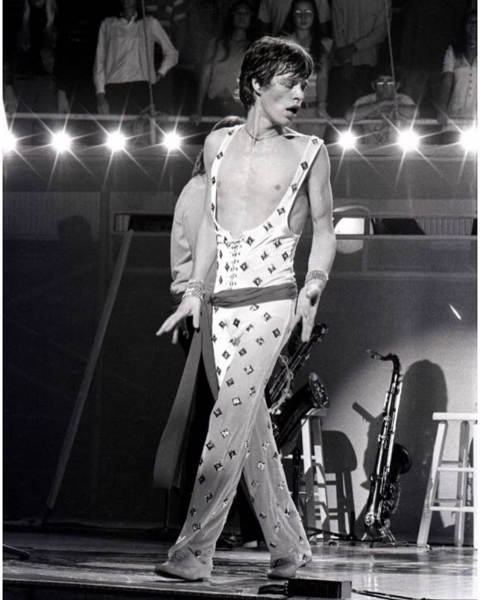 J u i l l e t.
.
.
#welcomejuly #welcomenewweek #bdaymonth #juilletcestlété #mickjuilletger @oliviaarnaud