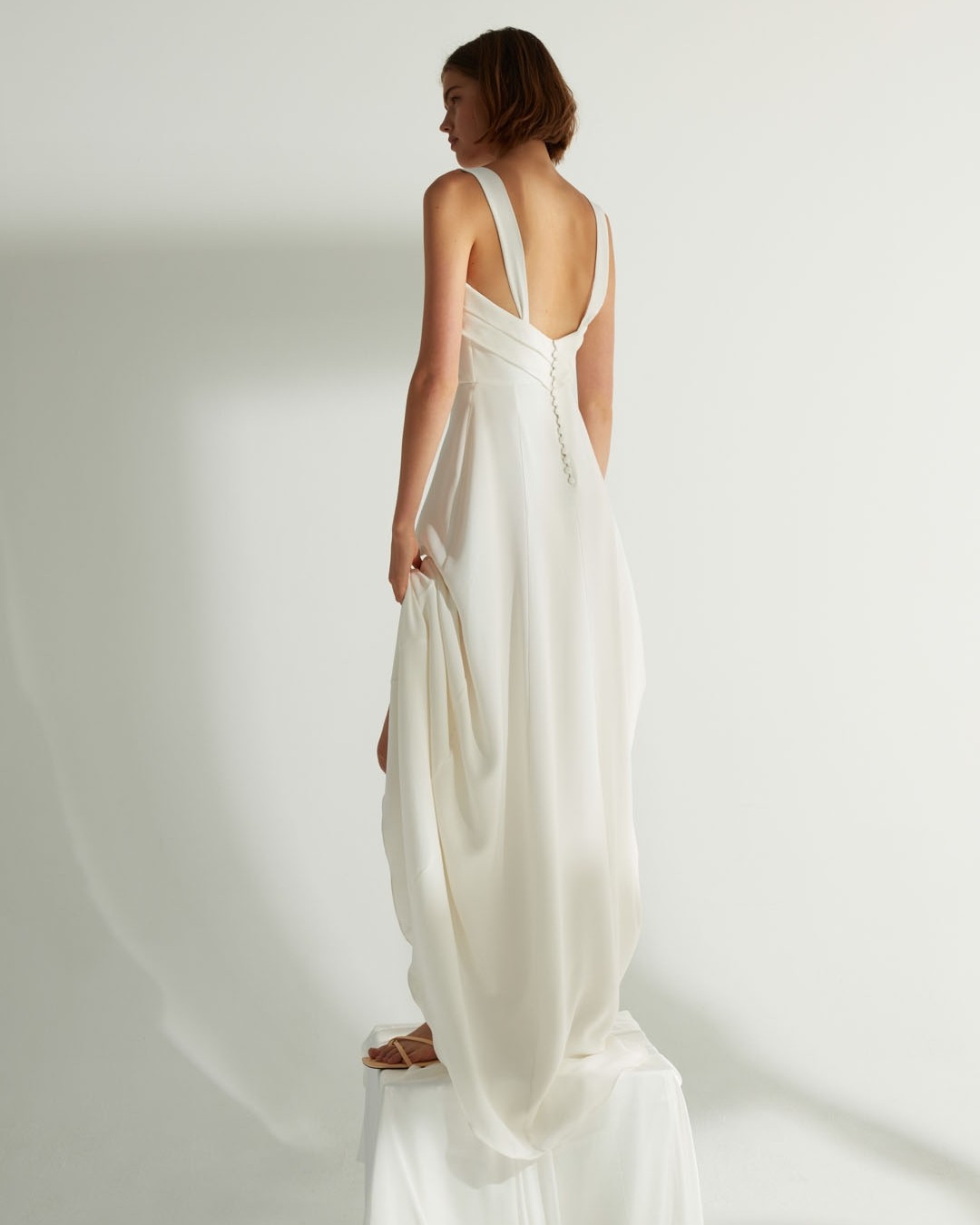 ARIANE et son décolleté de dos plongeant apportent un charme unique.
ARIANE and its plunging back neckline bring a unique charm.
Photos @schnati
Model @olicoool
MUA @tinapitersmakeup
Jewellery @bjorgjewellery
#robedemariee #mariee #bridetobe2023 #bridetobe #mariage2022 #bridetobe2022 #lovers #jaiditoui #surmesure #designparisien #weddingday #shesaidyes #bridesmaids #shooting #fabricationfrancaise #madeinfrance #sposa #lamourtoujours #weddingdress #wedding #bridetobe #sposa #mariagechic #robedemarieesurmesure #bridedress #inspiration #creatriceparisienne #collection2022 @schnati @bjorgjewellery @olicoool @tinapitersmakeup @olicoool