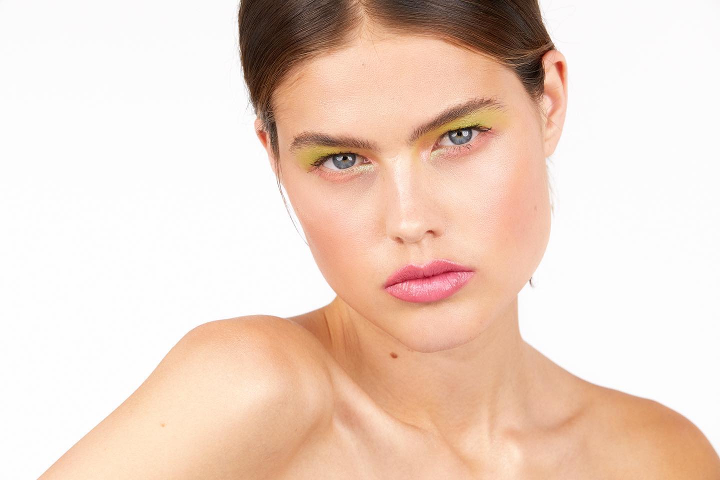 Beauty @olicoool @premium_models
& a magical make up by: @lesrdvdewa 🧚🏻✨
.
.
.
.
.
#natural #beauty #beautyshoot #shooting #portraitphotography #fashion #naturalbeauty #makeup #colorfulmakeup #beautystory #polaroid #modeling #agencytest #testshoot @lesrdvdewa @olicoool @premium_models
!Paris, France!
  @olicoool