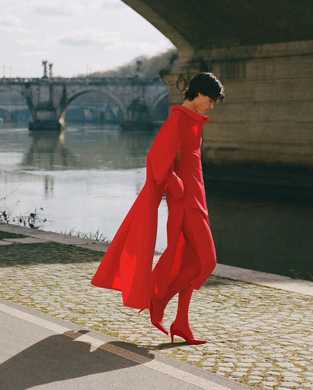 @maisonvalentino for @modaoperandi
Couture heritage with a new ilk of modern glamour 🌹

Model @olicoool
Photographer @sonia_szostak
Videographer @lukaszdziedzic
Creative Director @julianacala
Stylist @cjames.w
Hair & Makeup @aurelia.liansberg
Creative Production @proofofdreams @kierachevell @jen.blaber  @olicoool