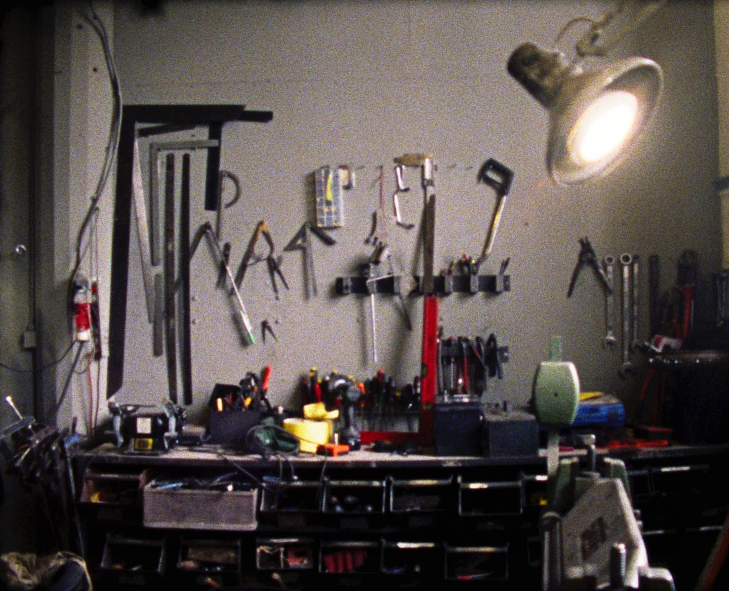 bevar christiania
🟡 🟡 🟡
very grateful to have shot our cover story for @officemagazinenyc in christiania in copenhagen 🔨
thank u so much @havstienlife for bringing us into this magic place and making this happen
@olicoool in Kvindesmedien, The Womens’ Blacksmith, in freetown christiania
Photo @aidanzamiri
Styling @simonrasmussen
Talent @olicoool @lemanagement
Hair @jeshallin
Makeup @ciannedenize
Jr Fashion Editor @dylan_andrewss
Fashion Assistant @abbyfalz @enzoholdt
Hair Assistant @angie_norberg
Makeup Assistant @makeupbymelinawolff
Creative Production @souvlaki208 @livthelurk
Location Manager @havstienlife
Editor-in-Chief @simonrasmussen
Creative Director @jesperdlund
Associate Creative Director @mitchism
Design Direction/Art Direction @w_e_studio @claudineeriksson @pierawolf
Managing Editor @sahirahmei
Graphic Design @jiyoon_cha @sofiefinderup @olicoool