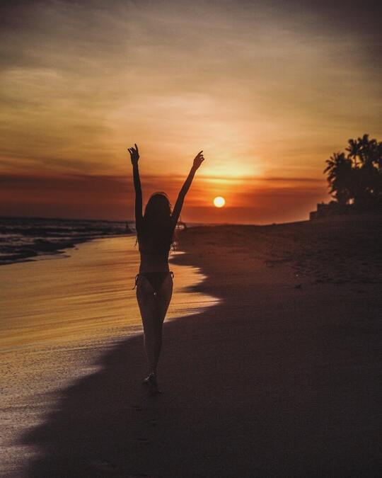 following the sun is always an amazing idea 🌞 @olivianachle