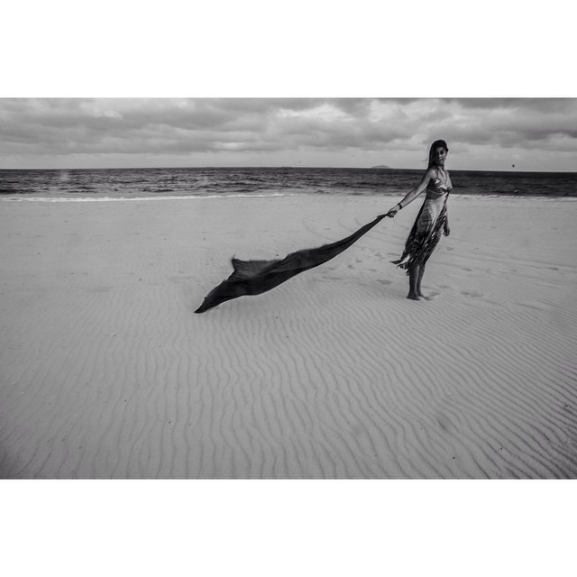 @thais_yoga fluindo com o vento. 
muito delícia essa sintonia. segue lá: @ser.agua 🌾
#serágua @olivianachle