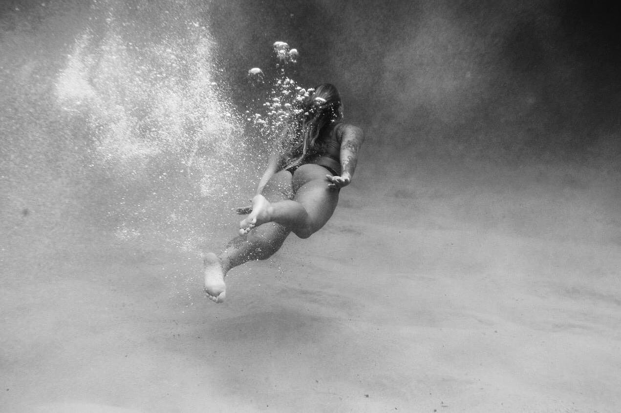 how deep can we go? how deep should we go? how much darkness is necessary to appreciate the light?
 ✨ @olivianachle