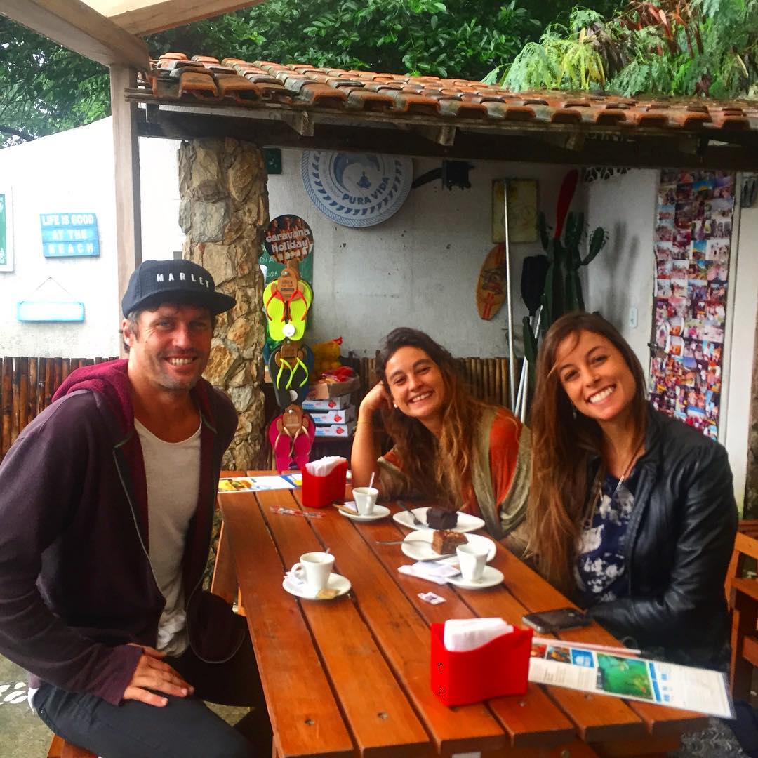 #temporeal 🍴✌️Quinta Pura Vida 🔹Comida Boa
🔹Gente Bonita
🔹Dia Nublado ( Lindo também)
🔹Água Caribe

#temporeal🍴💙Prato dia até as 16h 🔹Estrogonofe Vegano de Legumes ( Cenoura, Brócolis,Couve Flor) e Cogumelos Paris ( A base de Leite de Aveia) 🔹Arroz integral Vermelho
🔹Batata doce palha 🔹Salada Pura Vida
🚀DELIVERY PURA VIDA - ☎️(21)99690-4878 👉Confira o Cardápio de Lanches Completo da casa.
👉Taxa de Entrega - R$6,00
👉Area de Entrega São Conrado/Barra da Tijuca
👉Valor do Prato - R$30,00
👉Valor do Prato + Sup na Casa - R$30,00 HORÁRIO DE FUNCIONAMENTO
🔹Terc a Sexta 12h as 18h 🔹Sab,Dom,Feriados 8h as 19h
📩Contato@espacopuravida.com 💳Trabalhamos com as Bandeiras Visa e Mastercard ( Débito e Credito) e Amex. 
Esperamos vocês!!! 🔹O Nosso Espaço fica localizado no Largo da Barra ( Barrinha) - Barra da Tijuca - Rua Maria Luisa Pitanga - 163 - Lote 9 - Como chegar: Pegue a Rua dos Motéis seguindo reto passe a 16o delegacia e irá ver uma casa com o muro colorido e pranchas de SUP na frente

#qualidadedevida #quiosquepuravida #veggie #posto7 #puravidarj #vegetarianos #rindodejaneiro #riodejaneiro #riodejaneiro #VEGETARIANOS #saudavel #sucos #govegan

#surfpuravida #quiosquepuravida #posto7 #surf #paz #qualidadedevida #saudavel #vegetarianos #veganos #govegab #sucos #jucai #kombipuravida #puravidarj #momentopuravida #praiadabarra #barradatijuca #riodejaneiro #rio #saude

#cozinhapuravida #puravidarj #veggie #veganostregas🚀 @olivianachle