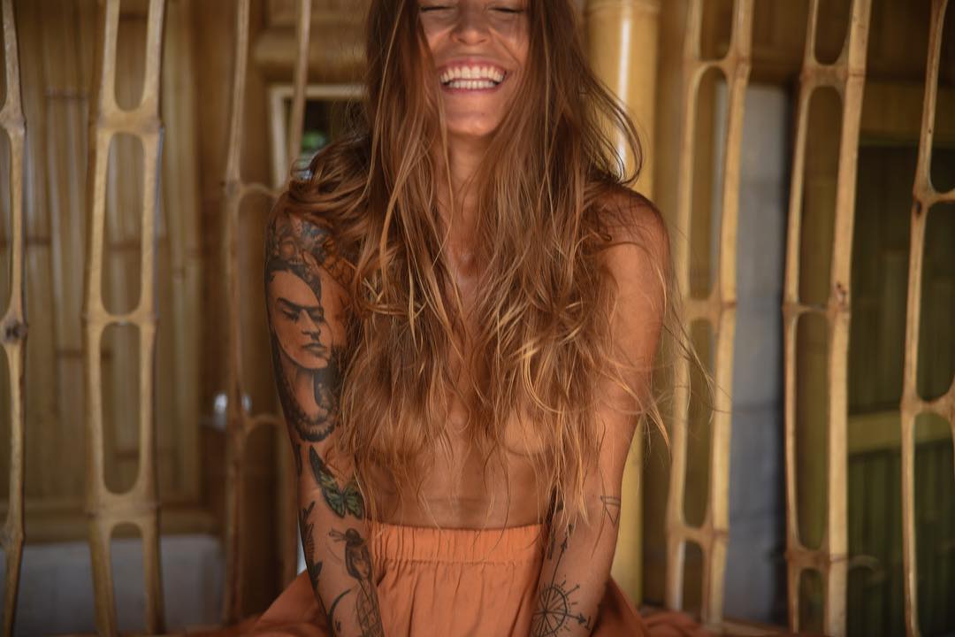 the day only starts when you smile 😄
.
o dia só começa depois de sorrir @olivianachle