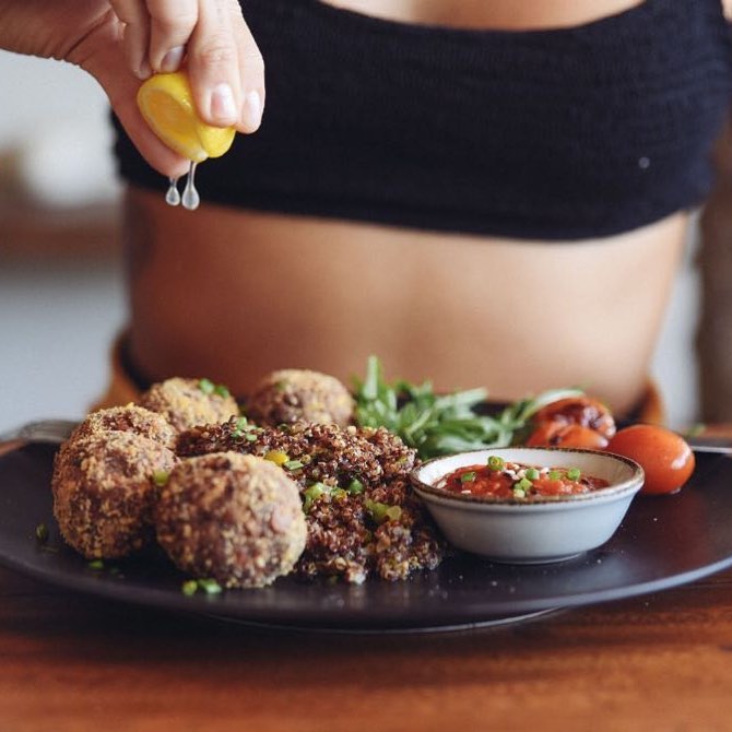 Vegan meatballs 💗🌱 @olivianachle @olivianachle