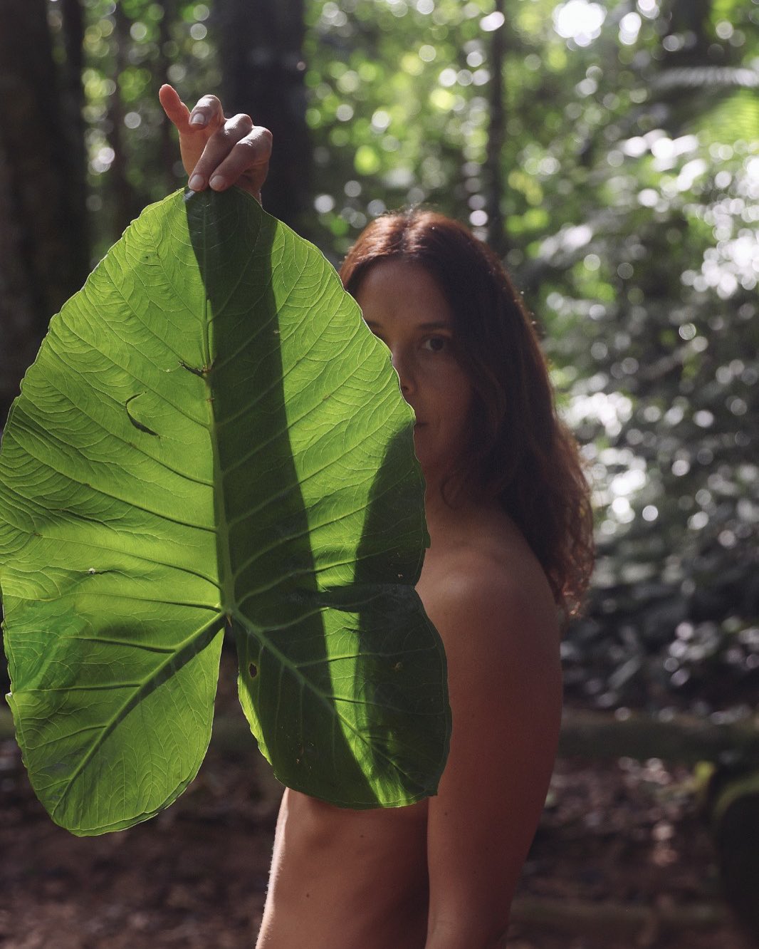 essas fotos foram tiradas em três momentos diferentes: no dia que conheci Michelle, no dia que eu e ela dormimos na casa de árvore em Ubatumirim, e no mergulho profundo que demos no Monte Roraima.
são três capítulos muito incríveis da história de uma amizade que eu honro demais, e que tem sido fundamental nessa minha jornada como mulher humana.

dentre o infinito que eu poderia falar de ti, amiga,
o que eu mais amo,
é essa tua abertura pra viver a vida de coração e asas abertas pra aprender o que quer que chegue de forma prazeirosa, leve e inteira.

é uma honra caminhar do teu ladinho, irmã. aprendo mucho com você!
por um mundo com muitas MIchelles!
por uma vida sempre explorando com você ✨

@michsander<br> @olivianachle