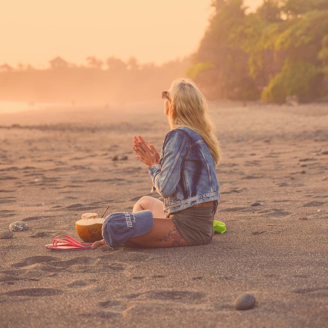 🧘‍♀️ 𝓈𝑜𝓁𝒾𝓉𝓊𝒹𝑒 🧘‍♀️
.
Don’t confuse solitude with loneliness... Don’t confuse my silence for disdain or bad manners...
Don’t confuse my observation for arrogance or being stuck up...
So often I crave time alone, I allow myself space to breathe, to reflect and to listen... I can happily retreat into my imagination, creativity and thoughts...sometimes I get a bit lost in that time...I may not answer every email, react to every message or be available to every call... I need this space. I need the silence. And I breathe. And I smile.
This may be considered ‘introvert’ or even appear to be lonely or perceived as self indulgent. It may well be a mixture of all of those things from time to time. It may just be my protective bubble of contentment... and sometimes yes I feel lonely. I don’t always reach out to gain comfort or reassurance. I dissolve into self reliance. I find comfort in nature, my yoga practice, meditation and breath. I listen. I smile.
.
I take comfort and reassurance in little gestures and kindness. (my previous post)
.
This picture was a moment on a retreat with @myrthempwr such an inspiring group of people around me- so much energy, laughter and fun...I still listened. To myself. Knowing I needed to sit, to breathe, to be in my own solitude...not lonely...but alone. Enjoying the space. Content and recharging...the last sun of the day on my face, grateful for the warm sand and salty spray from the sea. Breathing. Smiling. In my reassuring solitude... I know this solitude in turn makes me more present, more appreciative and even more grateful for the friends who allow me this...who continue to message and call...who pick me up with endless love, hugs and laughter. So much love for you all! 
I’m emerging from this recent period of reflection, knowing that a huge element of my recent introversion has been essential...and enforced by a particularly disruptive Full Moon.. Now it’s time to emerge and reconnect...
anyone relate? .
.
.
📸 @olivianachle 
#fridaythoughts #solitude #justme #breathe #space #gratitude #sunset #beachdays 
#balilife #listen #beachhair #staysaltycanggu #retreat #denim #coconutlove #sandytoes #quiet #introvert @olivianachle