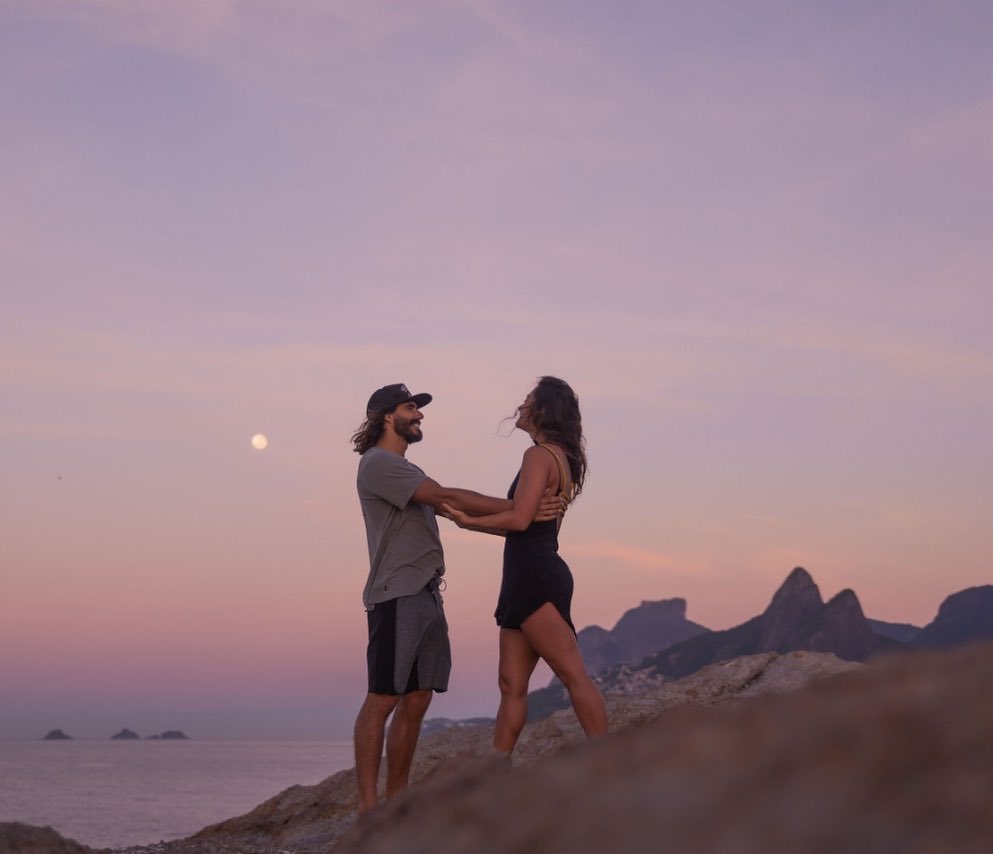 flowing with the moon 🌕🌗🌑 @olivianachle