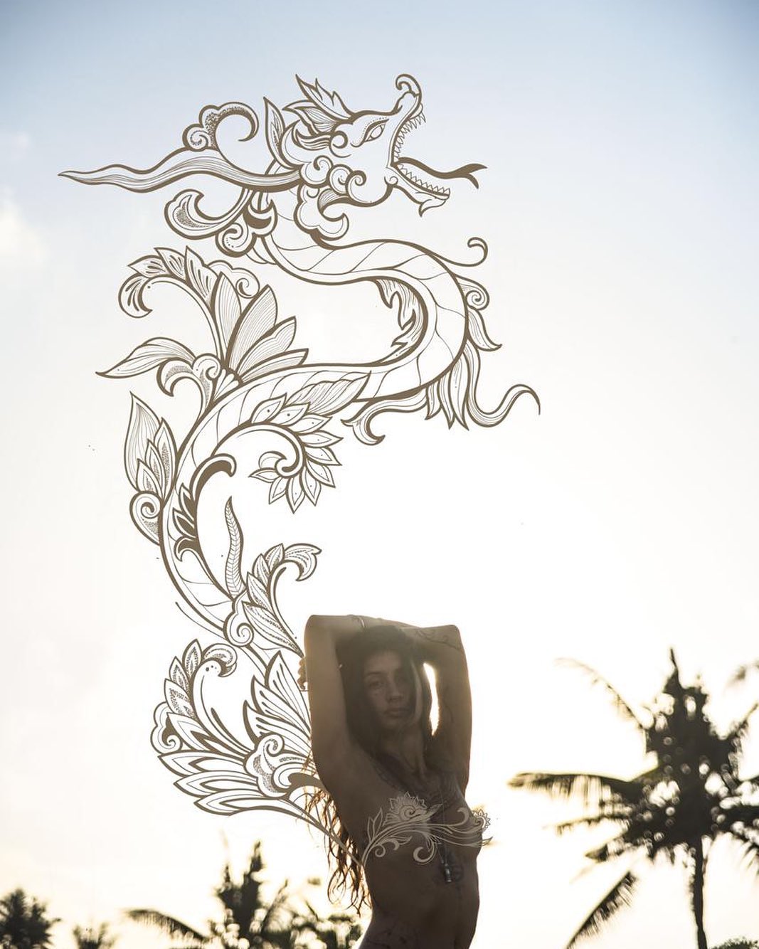 meu encontro com a @paulasgarbi foi em Bali. isso diz muito sobre a nossa relação :) eu fotografei ela, ela me tatuou. foi uma troca muito linda do que é a nossa maior paixão, a nossa energia que brilha mais alto. o universo fez a gente se reencontrar aqui no Brasil e a gente criou o .daya., um encontro de força das nossas artes. 
vão ser dois dias, um em São Paulo e outro no Rio, pra que 7 manas mergulhem nessa experiência/troca com a gente.
uma tatuagem/arte no corpo e uma mini dança comigo e com a minha câmera depois. 
as informações tão nos stories. são poucas vagas. bora?
#feeldaya @olivianachle