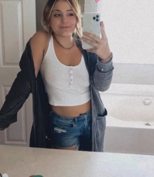 Single again 😻 https://t.co/Yl9uiHnIWH