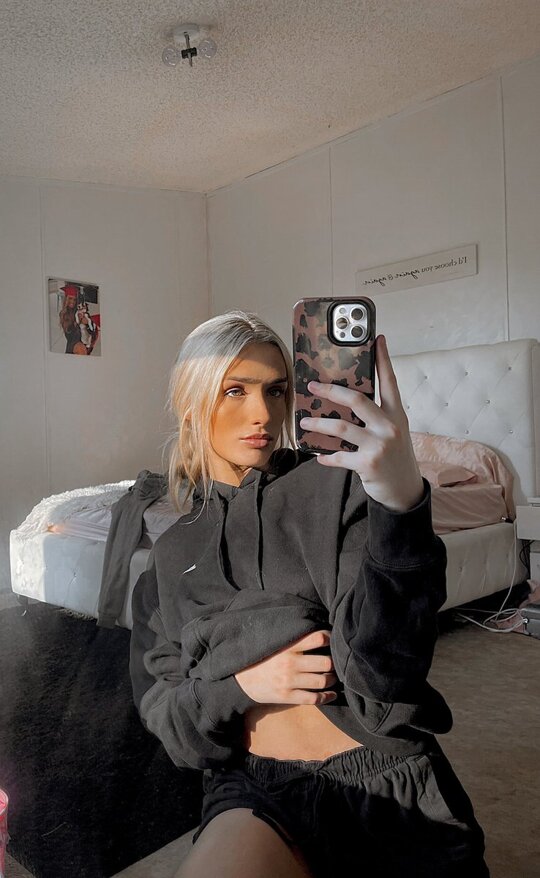 yuh https://t.co/ROiVLtx3Ho

@kkyleejones