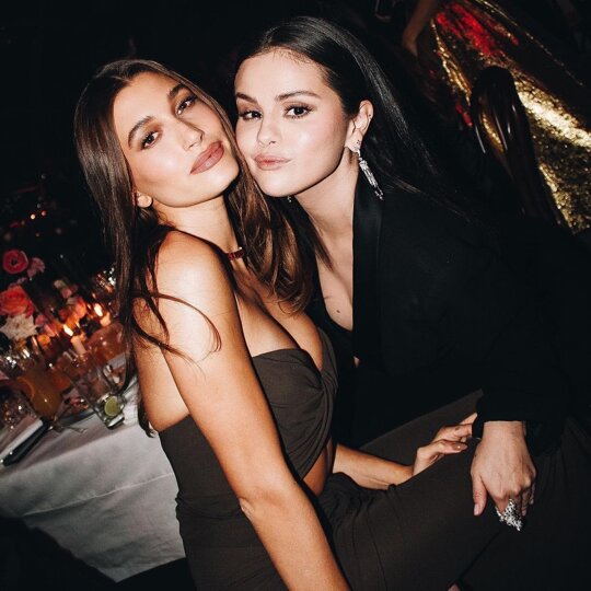 Selena Gomez and Hailey Bieber photographed together at the #AcademyMuseumGala last night. https://t.co/tqvBvgrQF3

@PopCrave