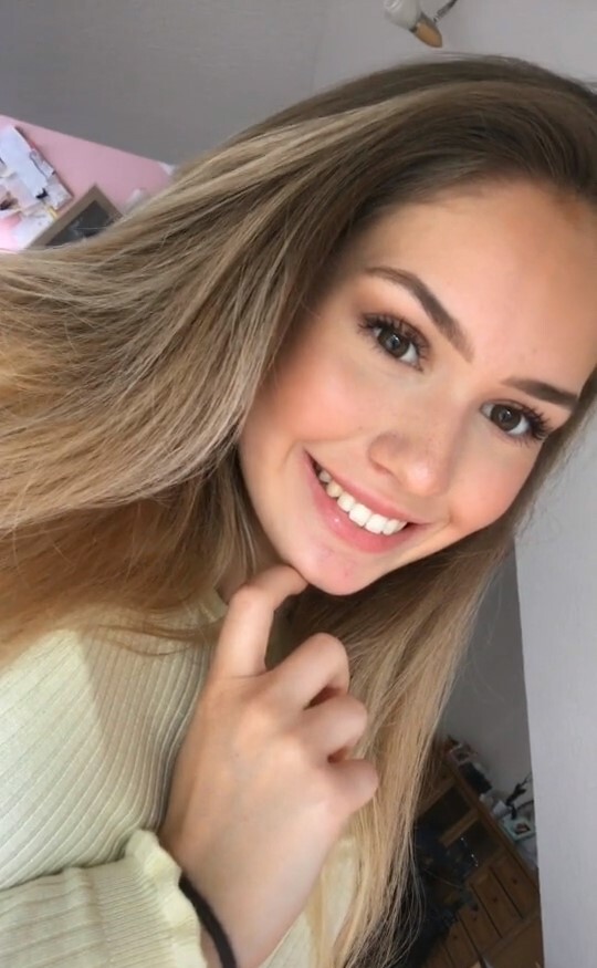 If you're not happy where you are, you will not be happy where you're going. If you're not happy with what you have, you will not be happy with what you get. True happiness comes from within not without. 😊🐝🤍 https://t.co/Kx0YTaRhoT

@valiaflou