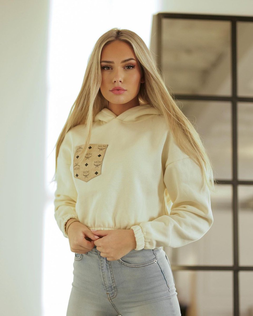 Happy New Year 👼🏼💫 https://t.co/z1slkONNbo

@valiaflou