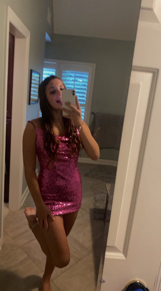 My dress for dinner tonight #sexy #DRIPPIN https://t.co/vS15Xg4eAK

@Sophie_M445