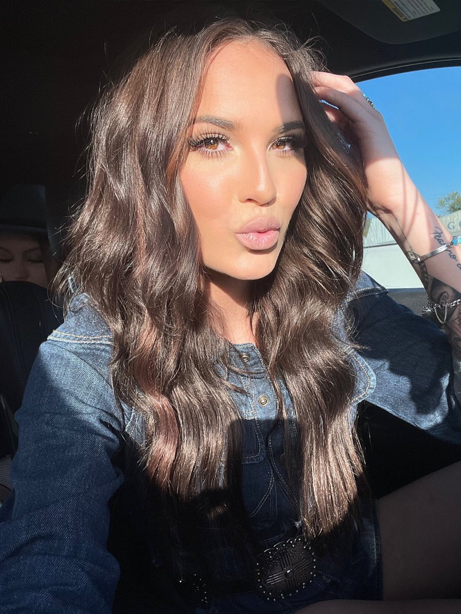 Started with a hello https://t.co/Ofe1pv5zFo