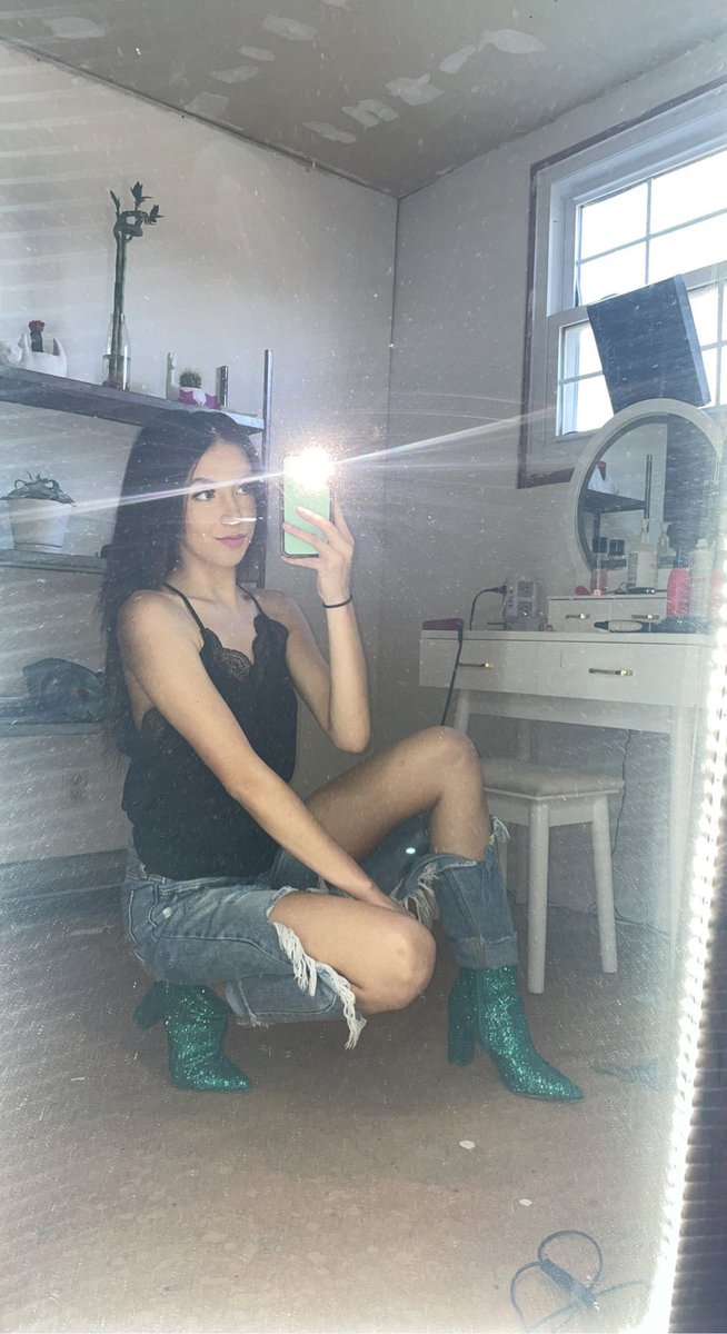 my snap loves this picture so i thought the bird might wanna see it too https://t.co/hvnRPvIsGy