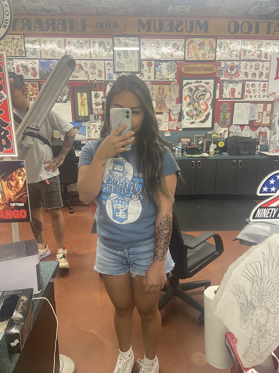 I didn't cry once 😤 (almost did though) https://t.co/LCx41oUNnY

@n0tandreaaa