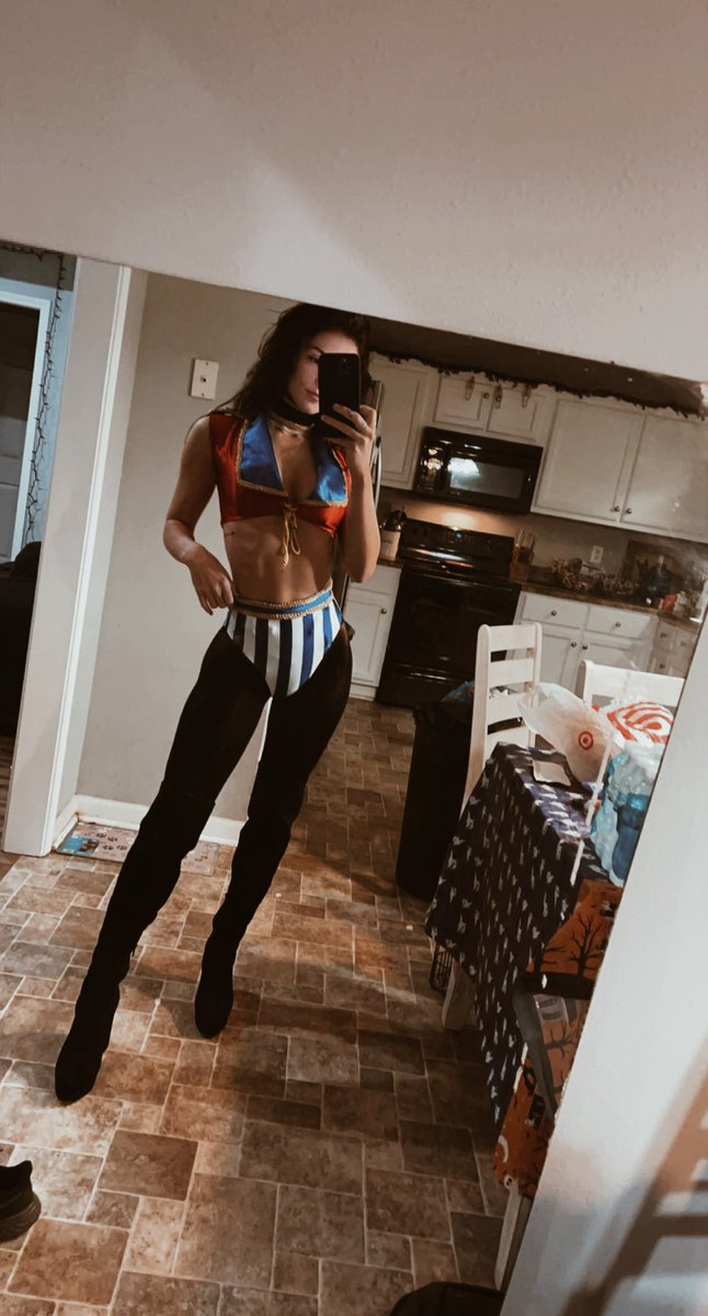 highly doubt my boobs would fit in this now https://t.co/aA1Efy0bWV

@HarleeHassell