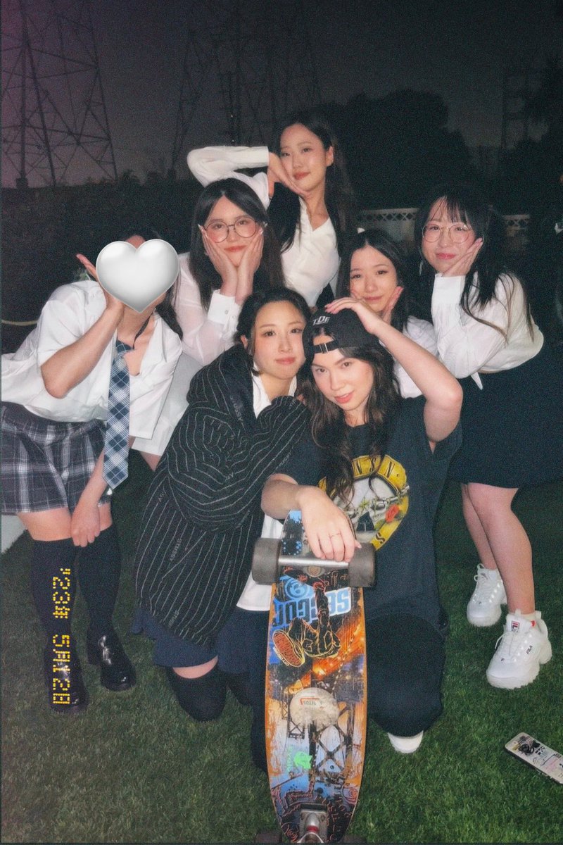 all my girls a ha haaaa 😮💨🛹 https://t.co/HFFJYeM7tY

@QuarterJade