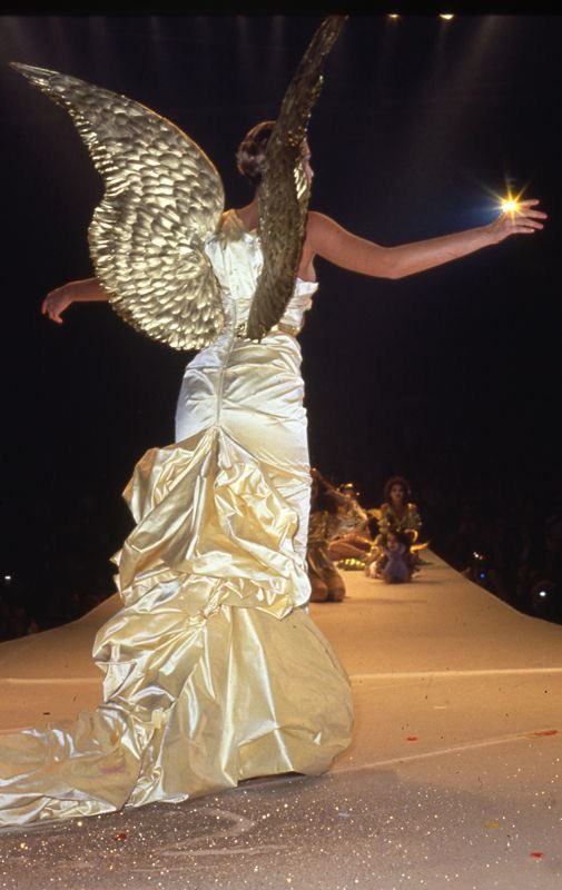 thierry mugler fw84 https://t.co/eyfKPabpvy

@MIUCClAMUSE