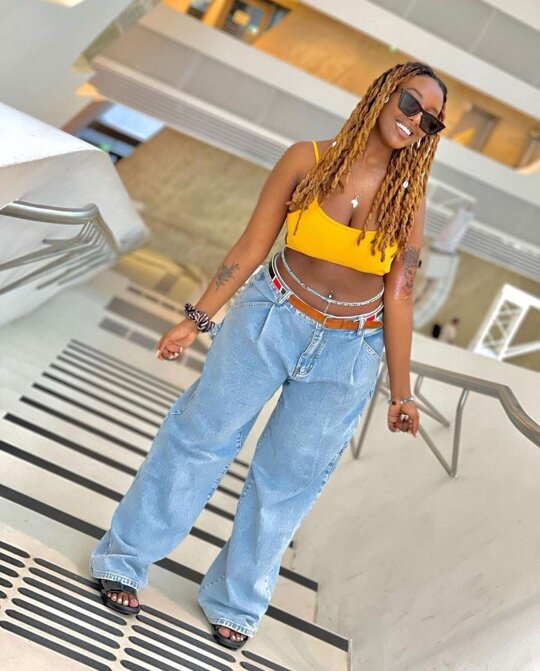 This body or iPhone 14 Pro max  plus ps5 ?❣️ https://t.co/iqUWWoLCm5

@Shalmah__