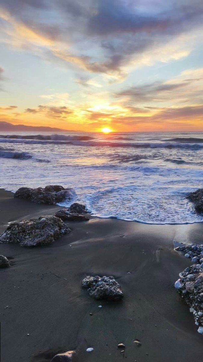 Good Evening Friends ✨ https://t.co/LQYjrUMUNs

@helena_mar19