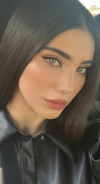 Dile gelmeyen acı, 
zaten dolu olan y&uuml;reğe akar, 
onu par&ccedil;alanmaya zorlar ...

William Shakespeare https://t.co/sHYkNMDLPc

@CihadAlperen