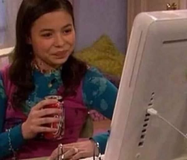 la chica a la q Bad Bunny le tiró su teléfono leyendo todo el chisme de Shakira y Piqué desde twitter web https://t.co/Qcp5gQ9GLy

@Elponycosmico