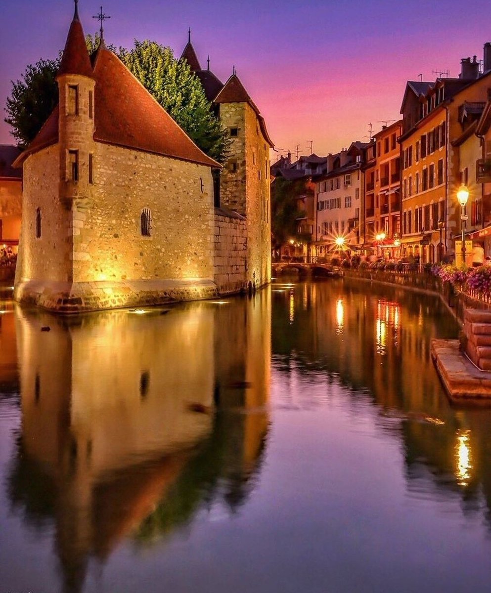 France 🇨🇵 https://t.co/ARXPCWgaLI

@Sky15022010