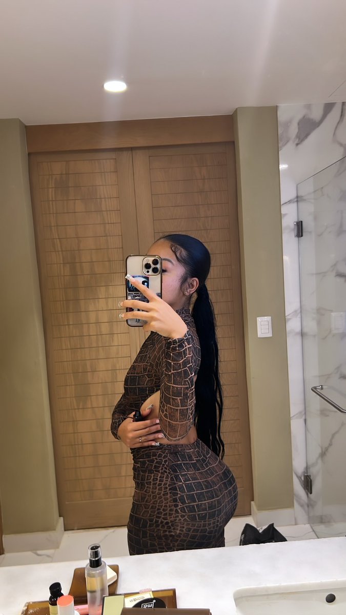 sittin https://t.co/3q7MhbK1na

@mikaadenise