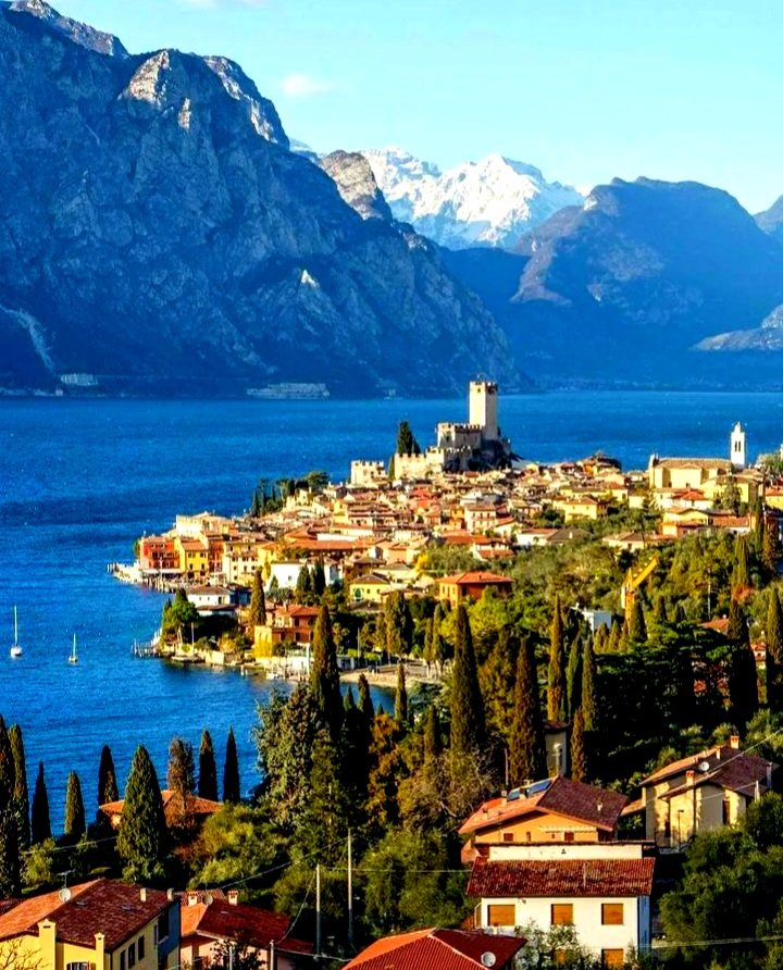 Lake Garda , Italy https://t.co/0LK0oe2tsH

@DolceRagazza26