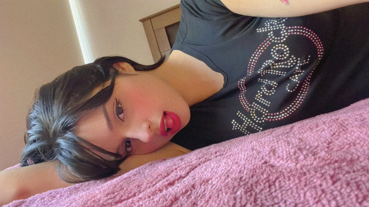 Online now❤️ http://chaturbate.com/yourfreakygirl https://t.co/7HEmlnYvmy

@rozefire_