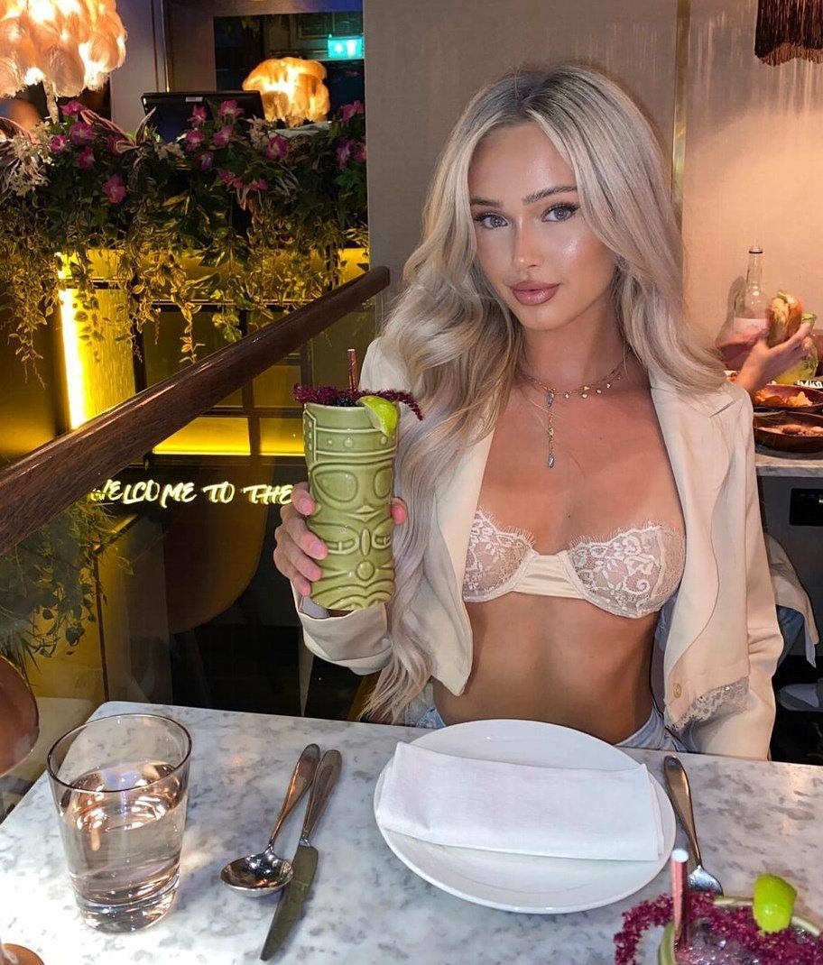 💫Good evening everyone 🍸🌸😘💝 https://t.co/OJnJvYwbDK

@clauok10