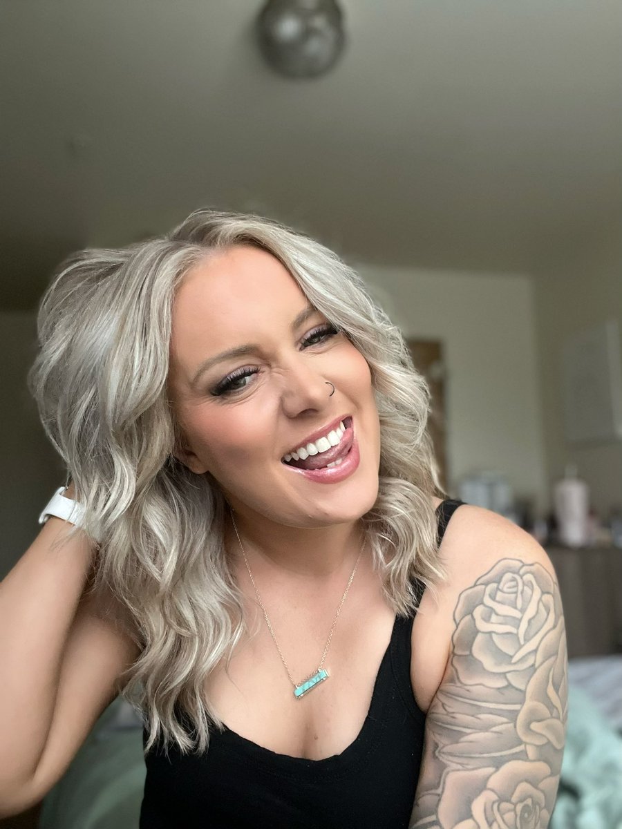 New hair 😜 https://t.co/kiuzidsZ1w

@Shelbyx037