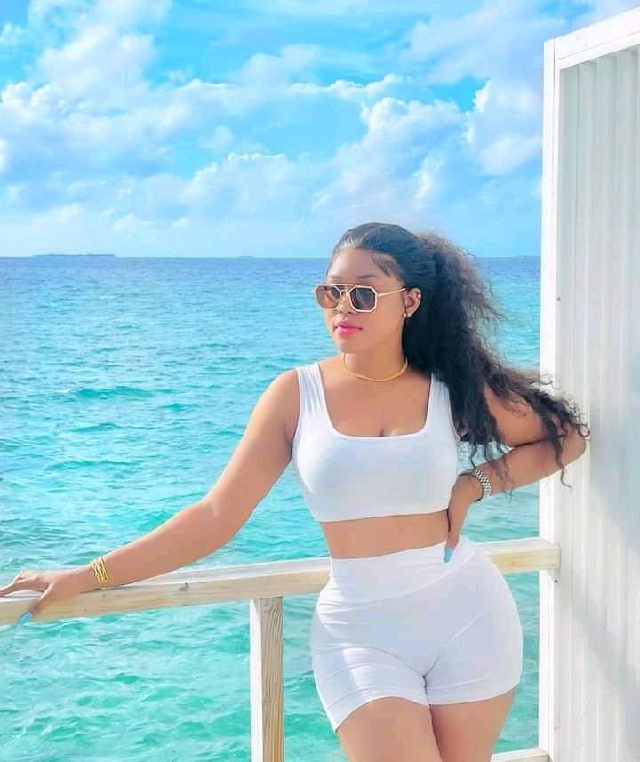 Share me ur number we chat on WhatsApp 🍭🍭 https://t.co/HtLZ3AsjKB

@Shalmah__