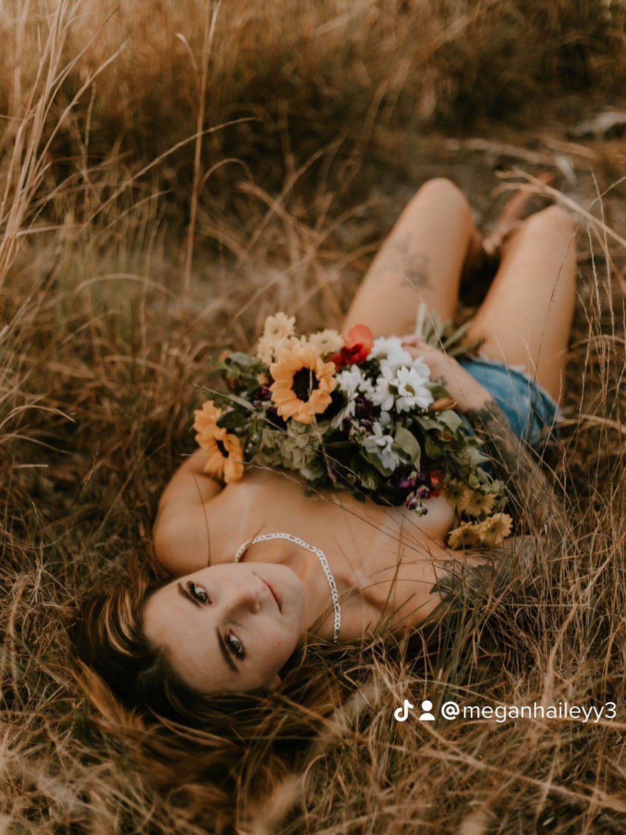 Rt if you like my flower bra https://t.co/kc8RZP0Axx

@meganhaileyyyy