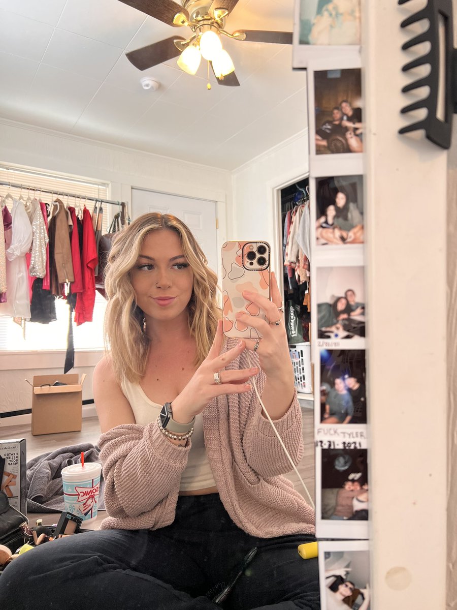 Happy Friday☀️ https://t.co/hkVPtFVe9r

@lexamischnick