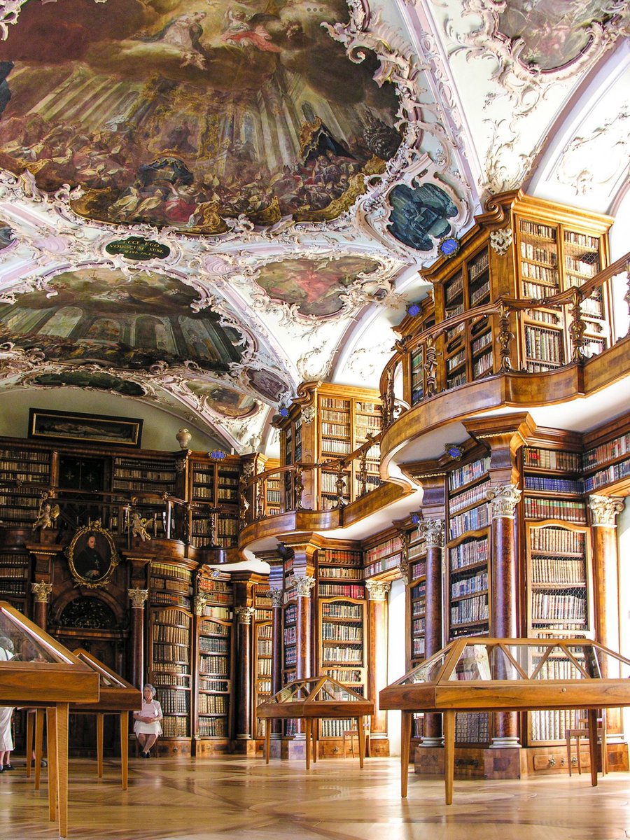 So many books, so little time… 📚📚📚
Abbey Library St. Gallen, Switzerland 🇨🇭©️Massimo Listri. https://t.co/KCd4W4GVF7

@vlady_elena