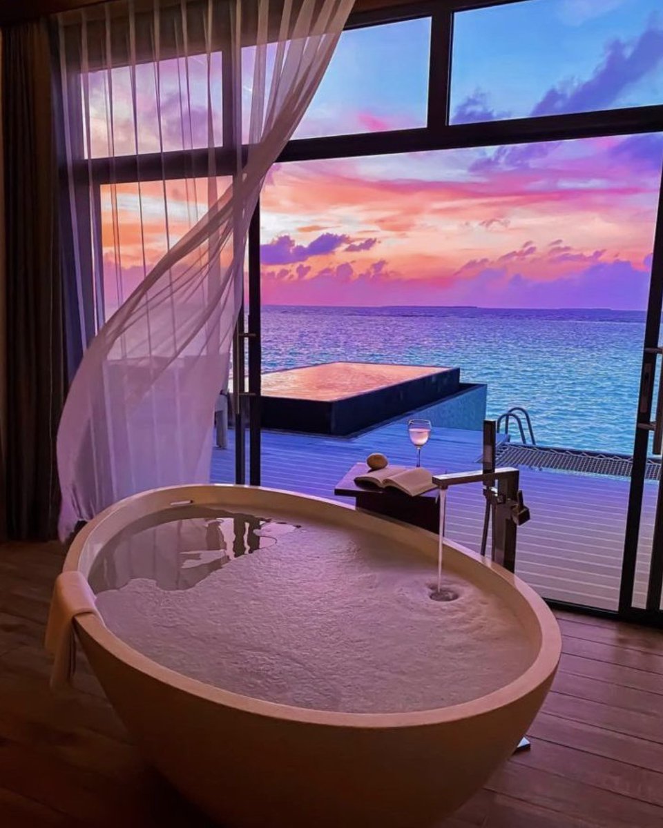 I would love to be here right now ✨ https://t.co/PbAsExjBOW

@OfficialPLT