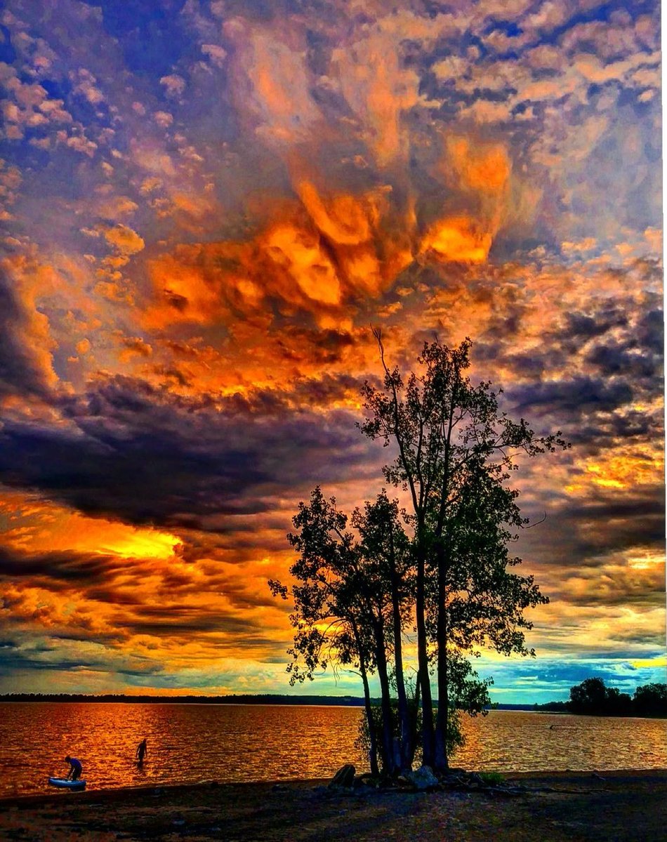 Good evening 🌄 https://t.co/Cmjn83wcLI

@Daniella_C1804