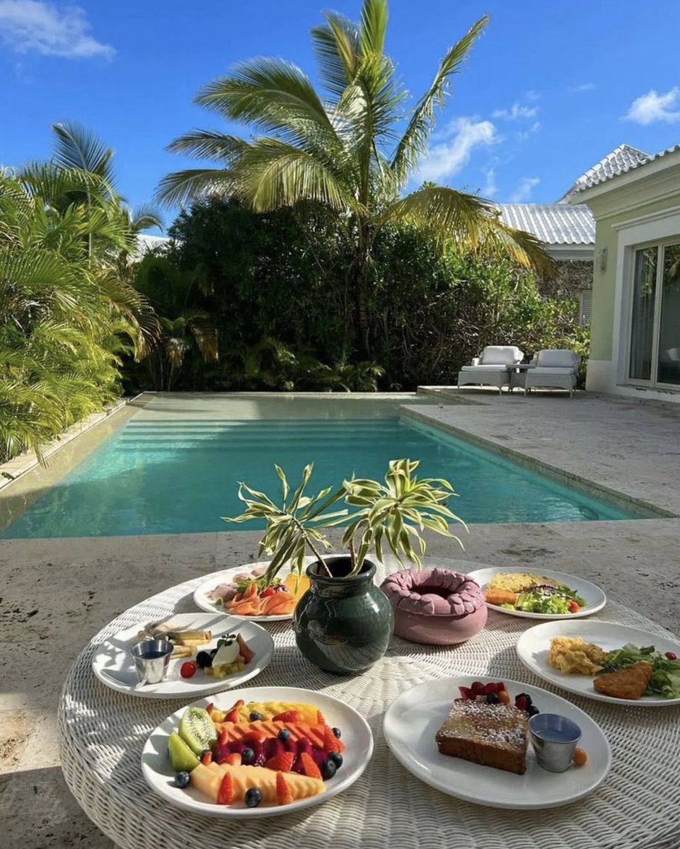 Perfect morning setting 🍉🍓🥝 https://t.co/1yWkciwSmO

@OfficialPLT