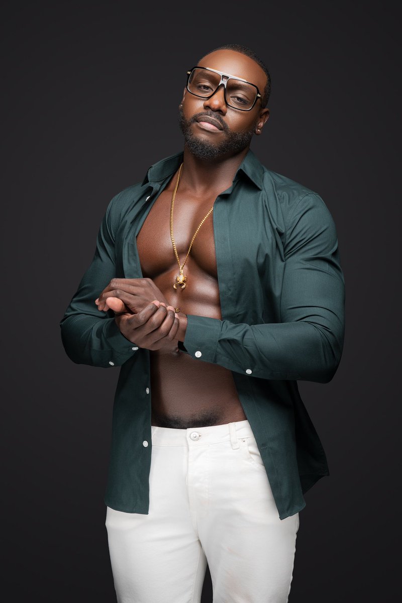 @TreforTre Love calling from the dark side 🖤🔪 IN MEAN/MONEY 💵GREEN” https://t.co/niHI0cErm7

@RayvonJustRay