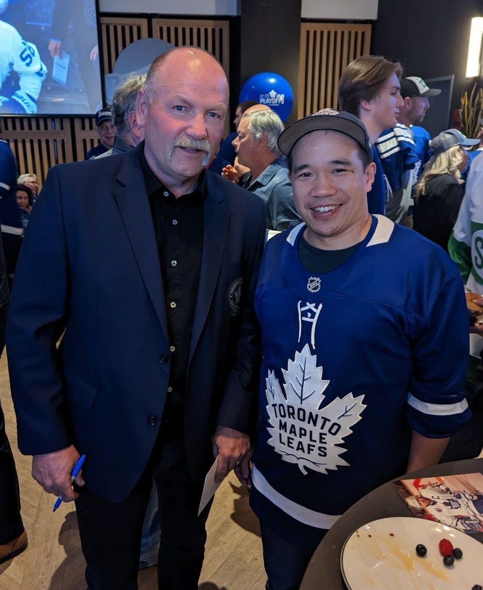 I was completely starstruck 5 minutes ago. #LeafsForever https://t.co/S0htyfzxWu

@jasonoyoung