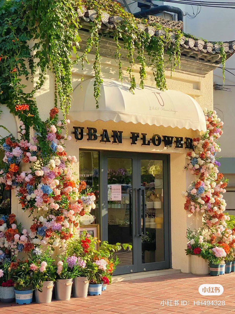 flower shop. https://t.co/UWkVqwmD7d

@artindetails