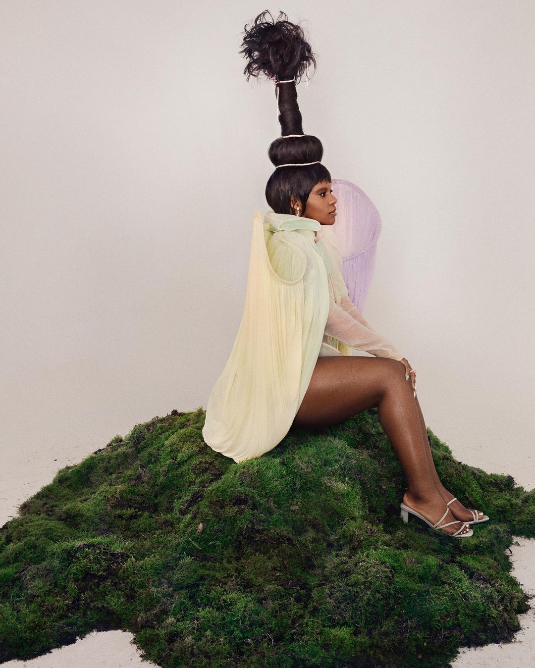 Absolutely thrilled to be apart of The Self Portrait exhibition opening at HOME @home_by_ronanmckenzie in collaboration with @wepresent from may 13th to June 27th .

My image titled “Watching stars without you ” is inspired by one scene from Baz Luhrmann’ Romeo + Juliet.
In this scene the night has fallen, and fireworks explode across the sky, we see Juliet  in an angel costume on the balcony of the Capulet mansion, wistfully watching the firecrackers explode while Des’ree sings in the background. 
Also watching the fireworks is Romeo, dressed as a medieval knight, just a moment before meeting the love of his life.

For as long as I can remember, I’ve always been drawn to romance and  its ability to allow me  to escape and explore  human emotions. Films like Romeo + Juliet shaped my aesthetic and this constant longing and idealisation of love in both my work and personal life, but as I grew older, I realised that nearly every love interest in films that I loved and shaped so much of my vision never included girls and women that looked like me.

As an image maker  I’ve always felt called to  forge my own path and create more of what I wanted to see in the world, with this project I wanted to make room for myself to shine, explore  love, be vulnerable  and perhaps  be my  own Juliet.

Thank you @ronanksm for selecting me and creating the most beautiful space for all of us to shine .

And a special thank you to my sisters @laicreates and @masentle for working on this with me and carrying me through every little insecurity .

Stylist: @masentle
Make up: @laicreates 
Hair: @shamara_roper 
Nails: @jenelleroper 
Set Design: @adeyumyum 
Photo / Lighting  Assistant : @zoeoshay 
Set Design Assistant: Maria Gedike
Post : @maisonmoire 

Outfit: @johanneswarnke
Jewellery: @icerocksuk @olivialifungula