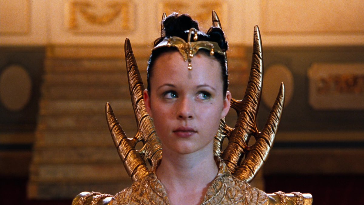 Dungeons &amp; Dragons (2000) boasted a star-studded cast that featured Jeremy Irons, Marlon Wayans, and Thora Birch. The story centered on the power struggle between an empress and an evil mage https://imdb.to/3B96Oo4 https://t.co/xf9JDe4pbb